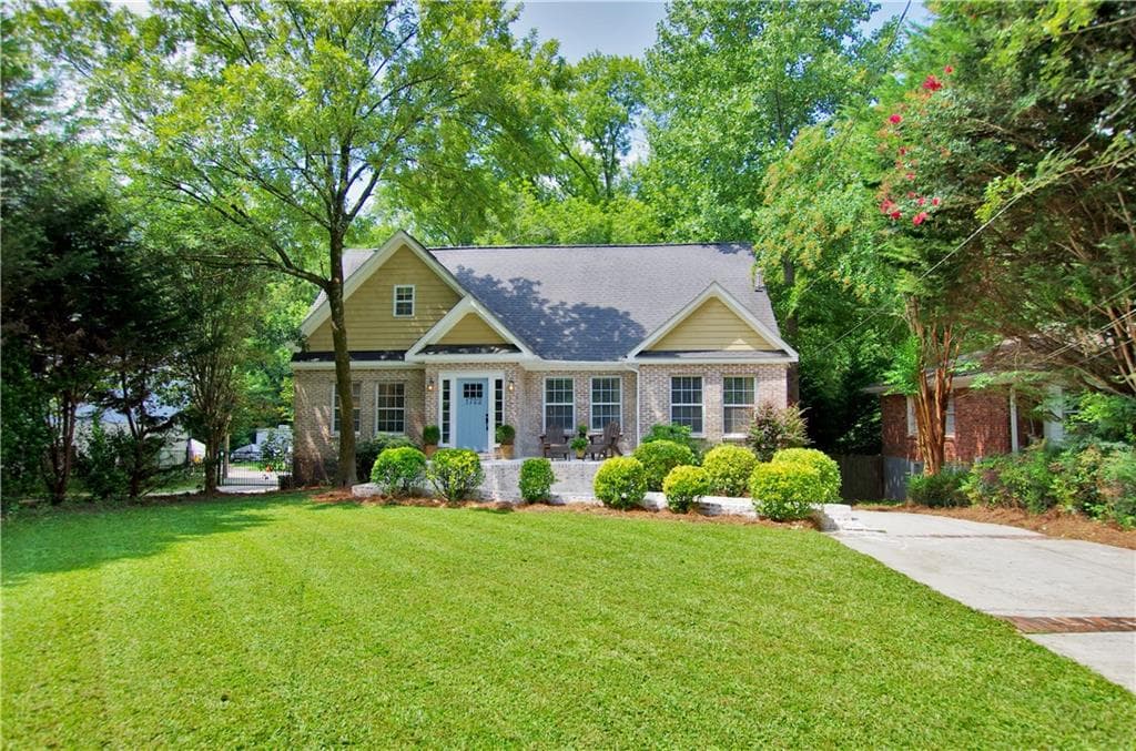 5 bedroom, 4 bathroom, 3,200 sq ft single family residence sold at 1722 HELEN Drive, Atlanta, GA 30306