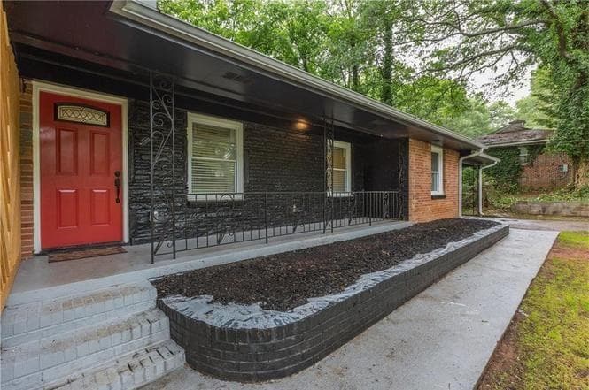 3 bedroom, 2 bathroom, 1,392 sq ft single family residence sold at 354 Adelle Street, Atlanta, GA 30315
