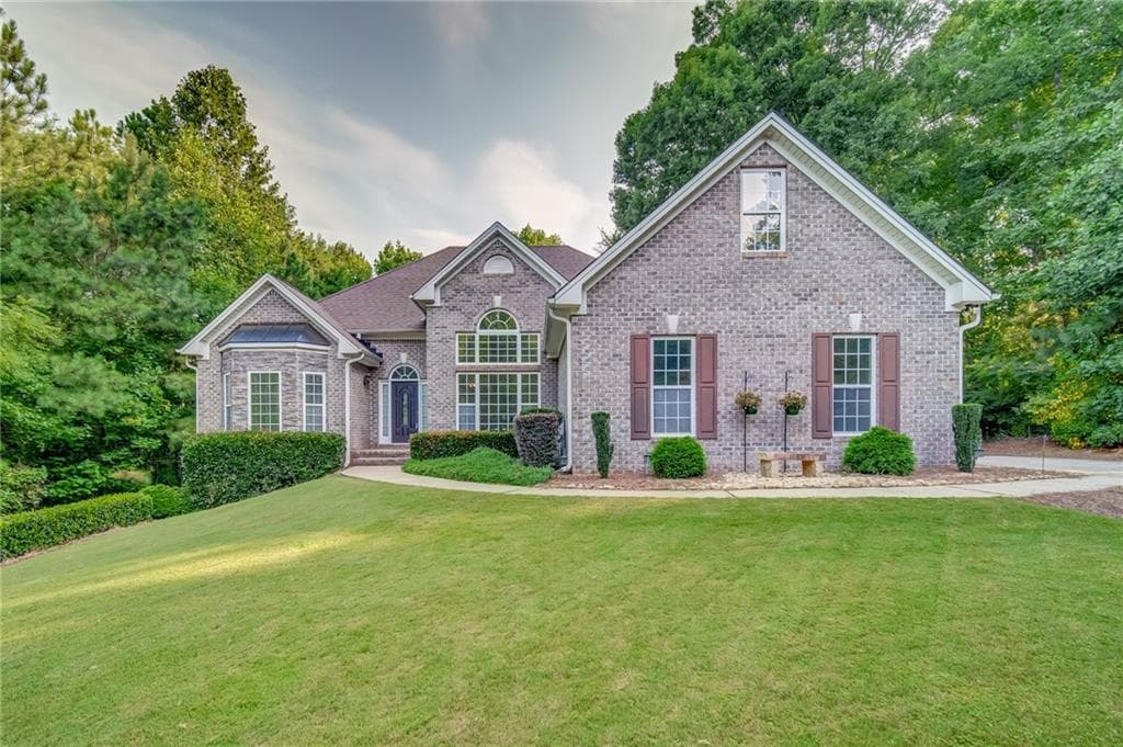 355 Antrim Glen Drive, Hoschton, GA 30548 — most recent listing photo