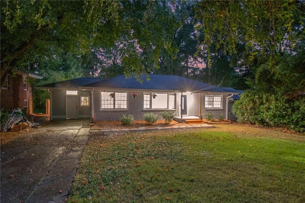 3 bedroom, 2 bathroom, 1,597 sq ft single family residence sold at 923 Stokeswood Avenue, Atlanta, GA 30316