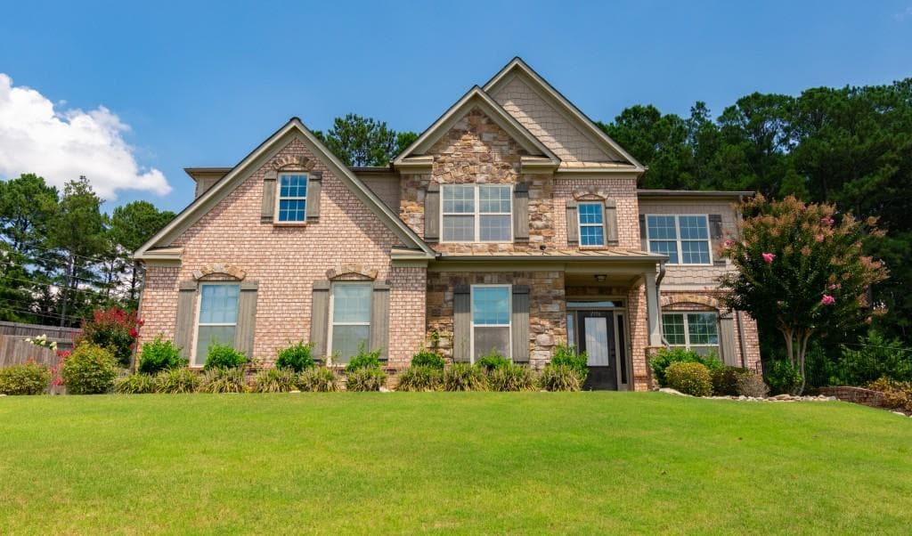 5 bedroom, 4 bathroom, 4,140 sq ft single family residence sold at 2196 Caledonia Drive, Lawrenceville, GA 30045