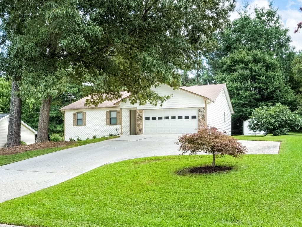 3 bedroom, 2 bathroom, 1,537 sq ft single family residence sold at 1146 Hutch Lane, Snellville, GA 30078
