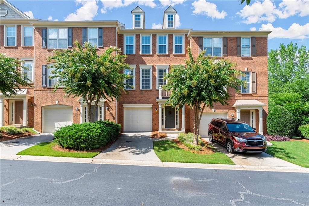 3 bedroom, 4 bathroom, 1,900 sq ft townhouse sold at 2075 Merrimont Way, Roswell, GA 30075