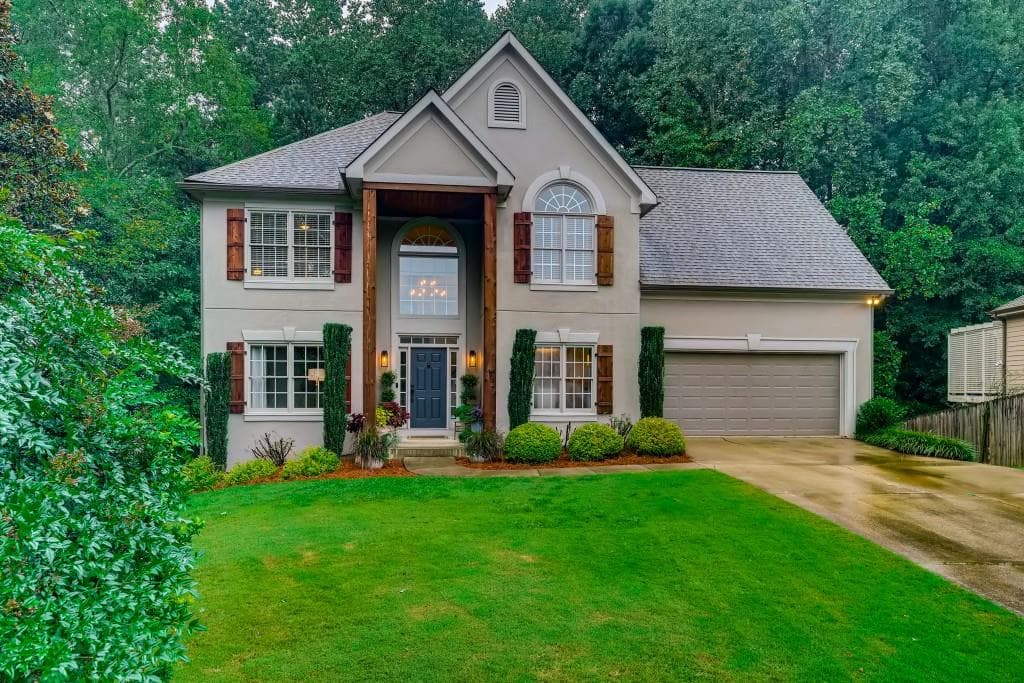 5 bedroom, 5 bathroom, 4,019 sq ft single family residence sold at 10865 Avian Drive, Johns Creek, GA 30022