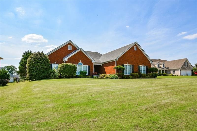 3 bedroom, 2 bathroom, 2,681 sq ft single family residence sold at 17 Windermere Bend, Cartersville, GA 30120