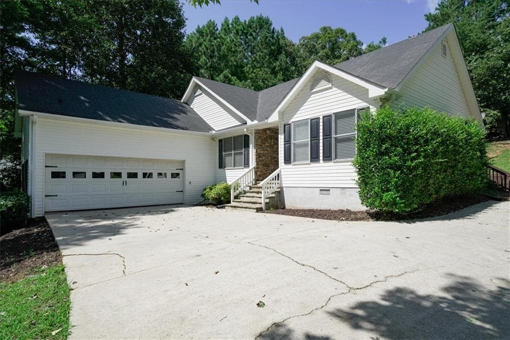 3 bedroom, 2 bathroom, 1,533 sq ft single family residence sold at 3318 Banks Mountain Drive, Gainesville, GA 30506