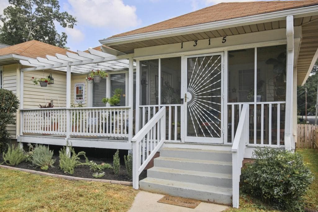 2 bedroom, 2 bathroom, 1,268 sq ft single family residence sold at 1315 Greenwich Street, Atlanta, GA 30310