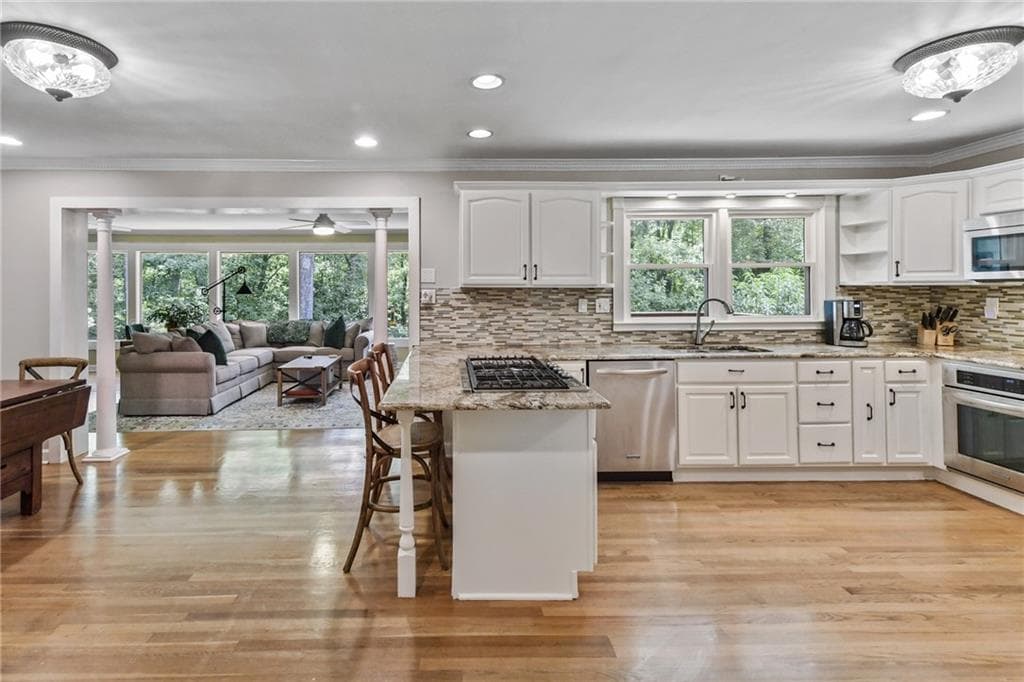 3 bedroom, 2 bathroom, 2,232 sq ft single family residence sold at 640 Valley Green Drive, Atlanta, GA 30342