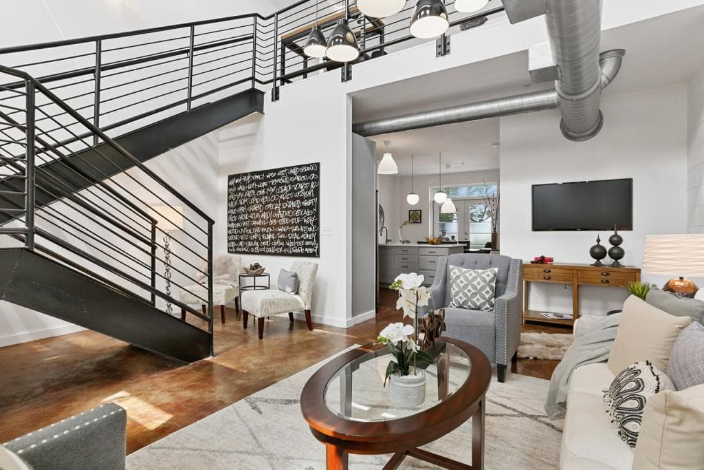 1 bedroom, 2 bathroom, 1,115 sq ft condominium sold at 400 Village Parkway 147, Atlanta, GA 30306