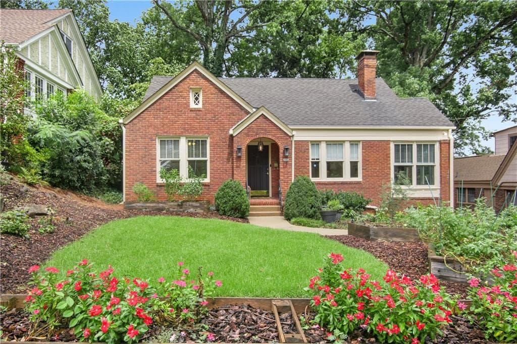 3 bedroom, 2 bathroom, 2,677 sq ft single family residence sold at 1052 Amsterdam Avenue, Atlanta, GA 30306