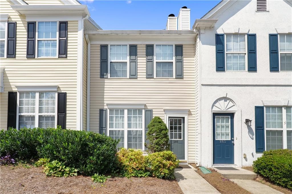 2 bedroom, 3 bathroom, 1,184 sq ft townhouse sold at 266 Devonshire Drive, Alpharetta, GA 30022