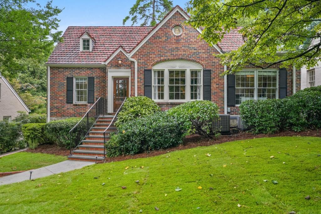 5 bedroom, 5 bathroom, 4,105 sq ft single family residence sold at 526 E Wesley Road, Atlanta, GA 30305