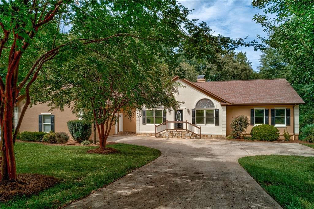 4 bedroom, 3 bathroom, 3,154 sq ft single family residence sold at 4362 Willow Oak Drive, Gainesville, GA 30506