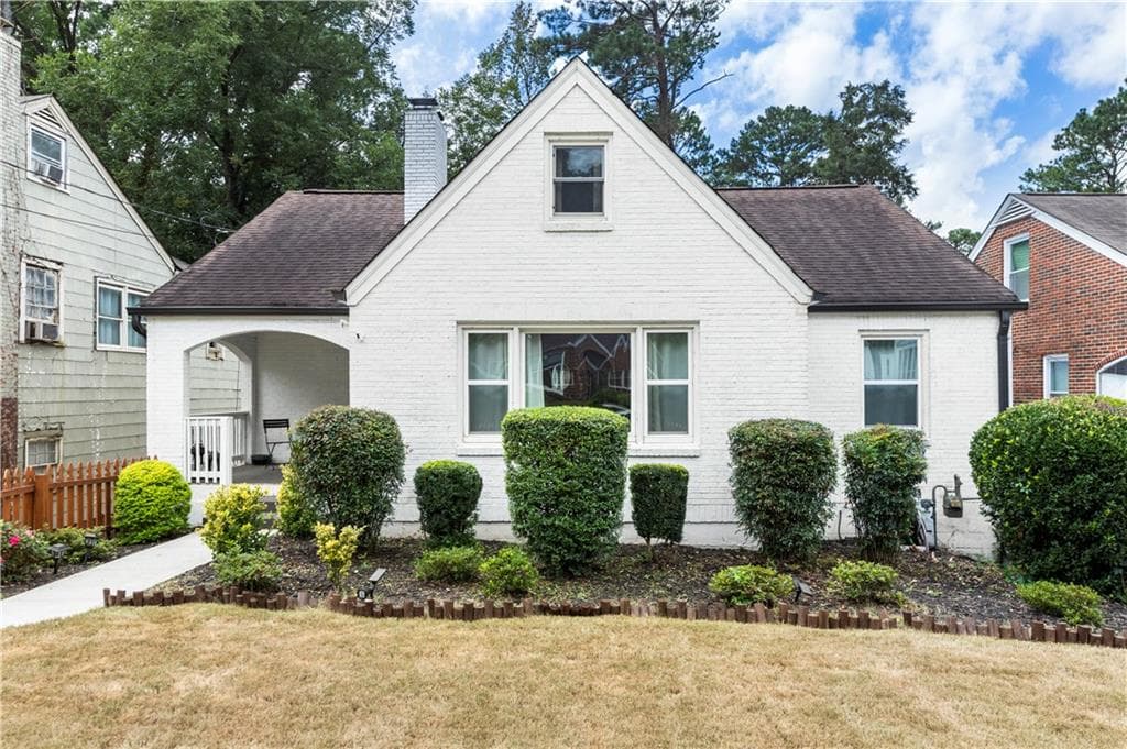 3 bedroom, 2 bathroom, 2,059 sq ft single family residence sold at 1684 Westhaven Drive, Atlanta, GA 30311