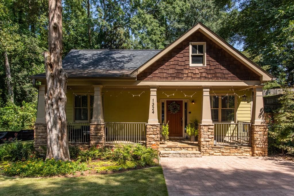 3 bedroom, 2 bathroom, 1,400 sq ft single family residence sold at 1324 Wylie Street, Atlanta, GA 30317
