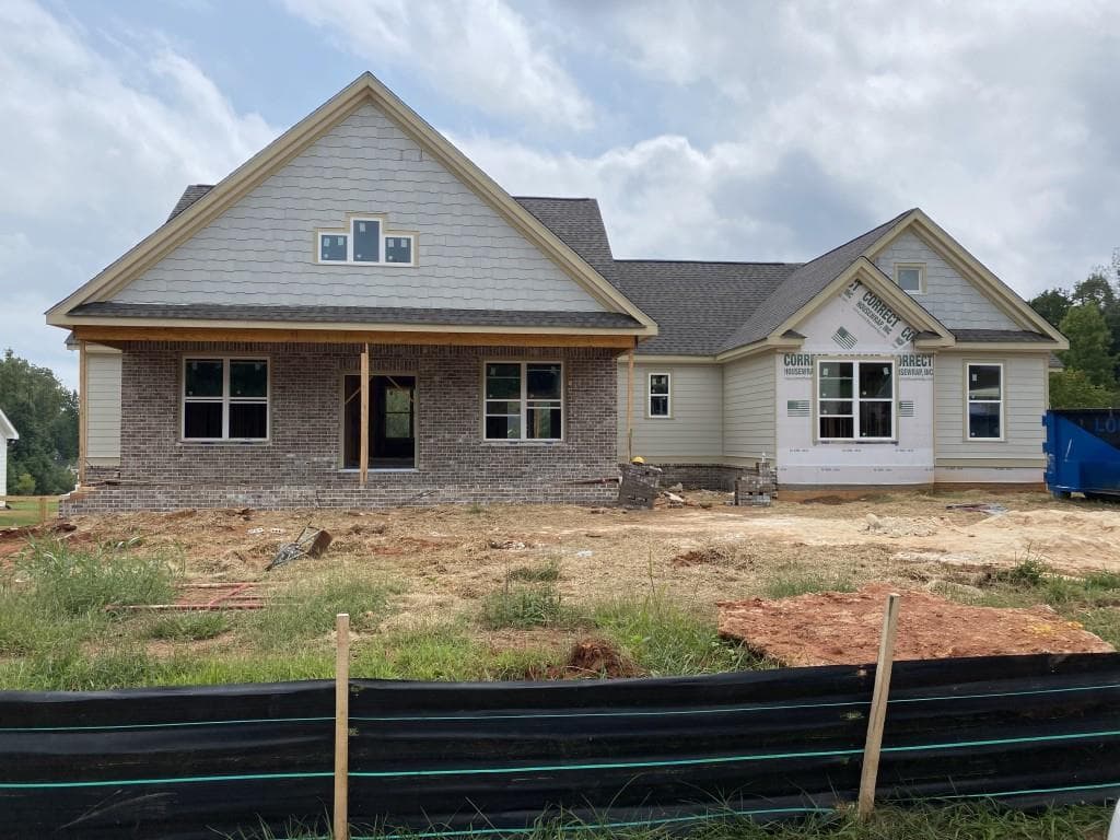 3 bedroom, 3 bathroom, 2,410 sq ft single family residence sold at 7815 Longview Drive, Cumming, GA 30041