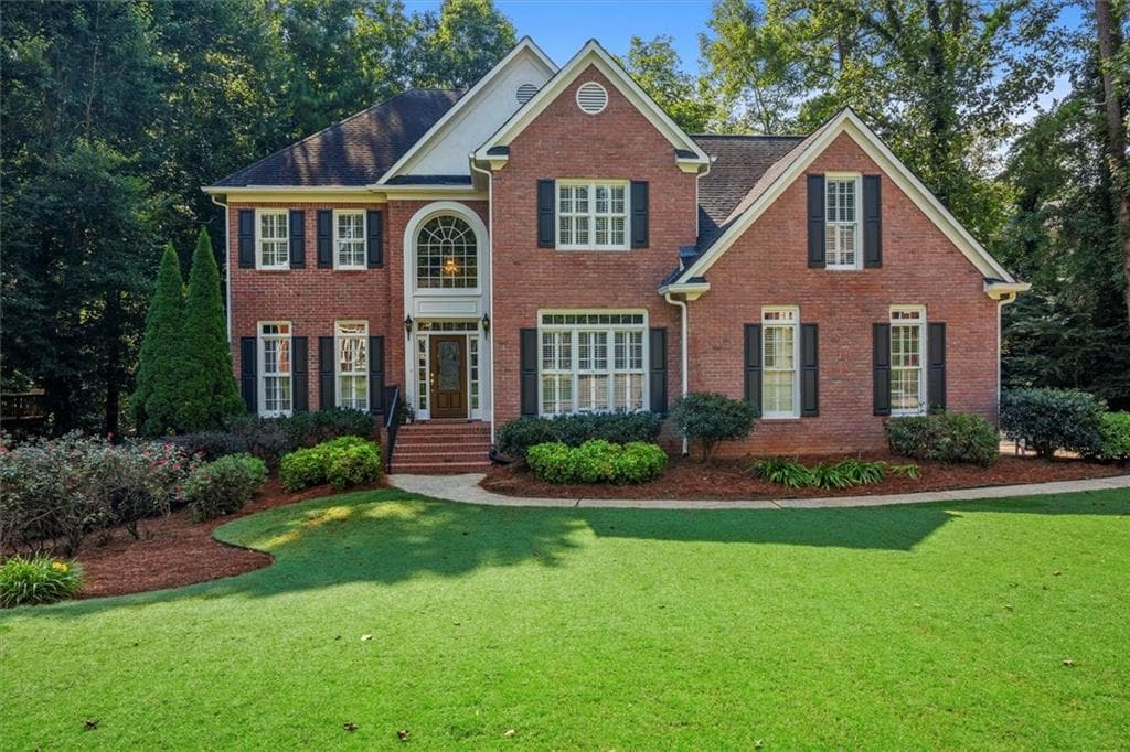 4 bedroom, 3 bathroom, 4,474 sq ft single family residence sold at 3560 Treeline Pass, Roswell, GA 30075