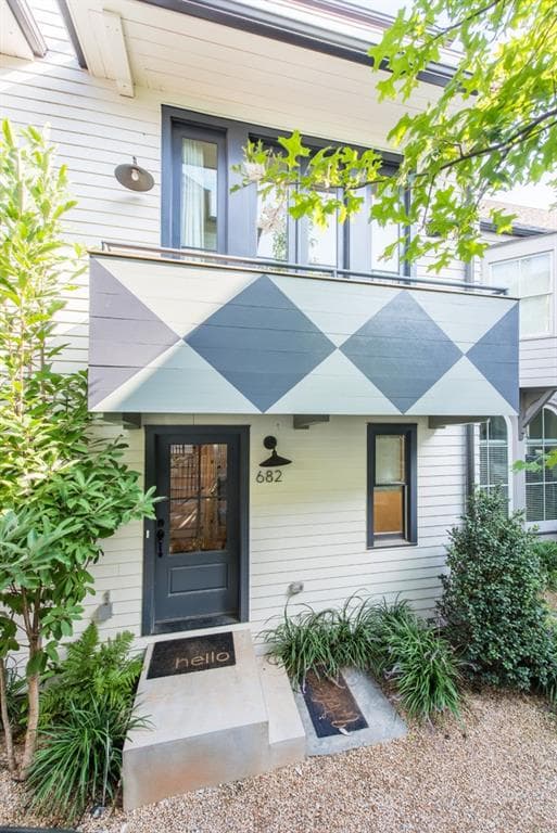 2 bedroom, 2 bathroom, 1,152 sq ft townhouse sold at 682 Fraser Street, Atlanta, GA 30315