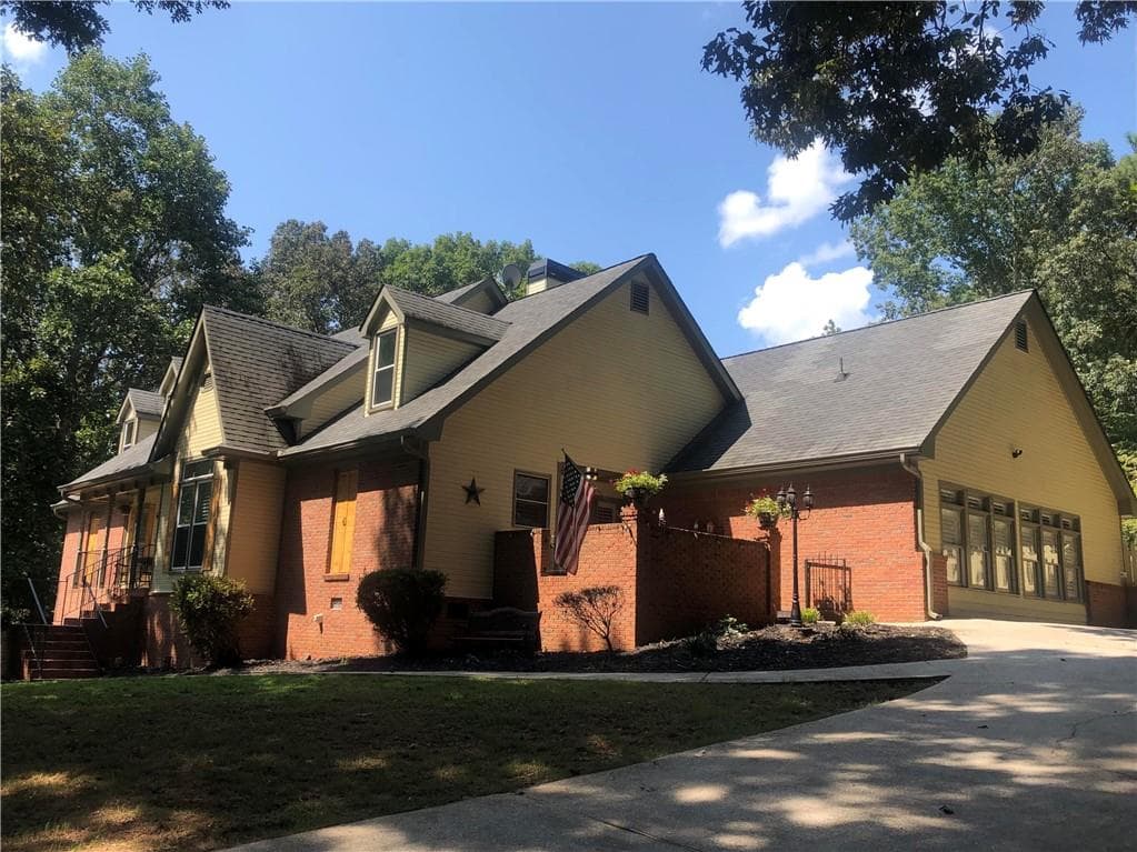 5 bedroom, 4 bathroom, 3,252 sq ft single family residence sold at 6035 Hemlock Court, Douglasville, GA 30135