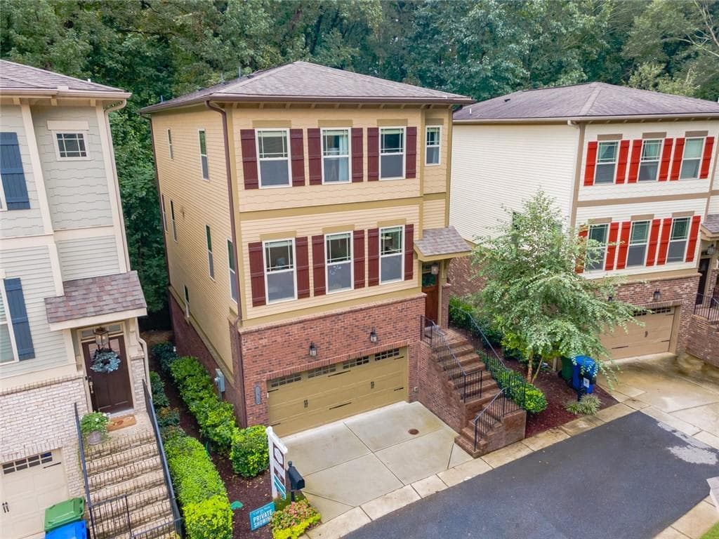 4 bedroom, 4 bathroom, 2,900 sq ft single family residence sold at 2113 Elvan Circle, Atlanta, GA 30317