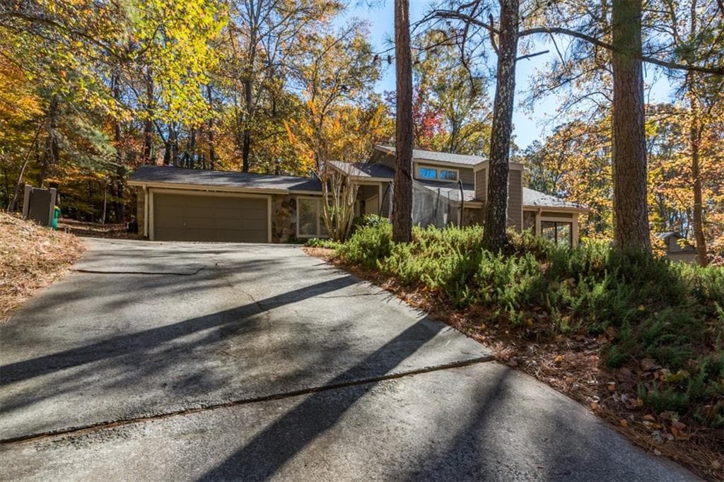 3 bedroom, 3 bathroom, 2,253 sq ft single family residence sold at 4420 Wood Creek Drive, Marietta, GA 30062