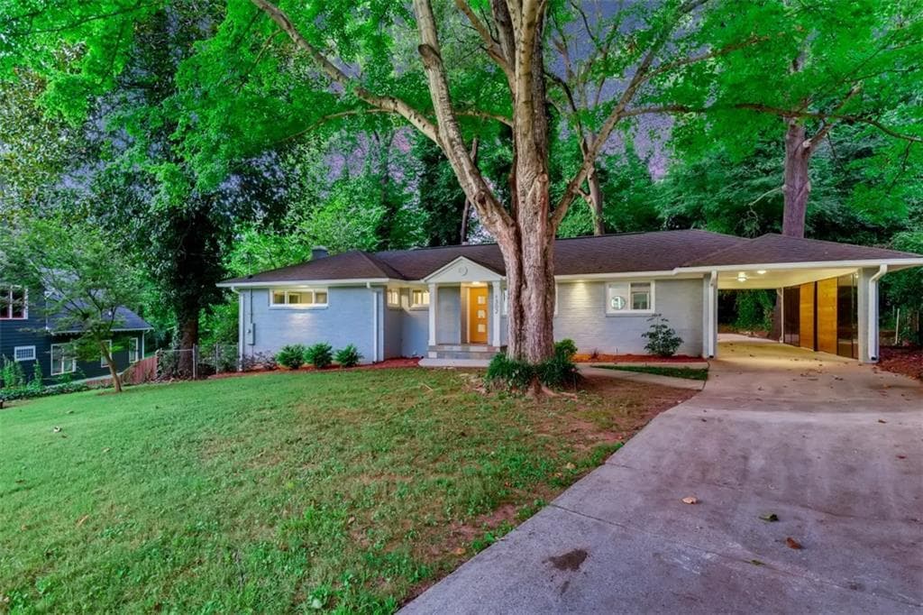 4 bedroom, 3 bathroom single family residence sold at 1302 Poplarcrest Circle, Atlanta, GA 30316