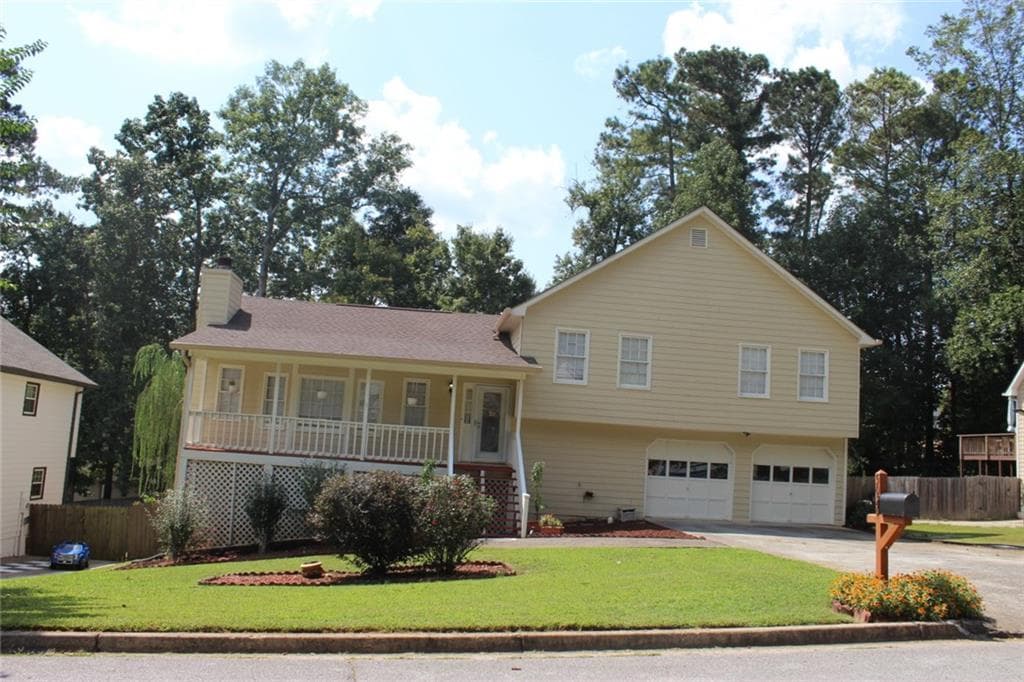 4 bedroom, 2 bathroom, 2,176 sq ft single family residence sold at 5020 Bent Creek Court, Sugar Hill, GA 30518