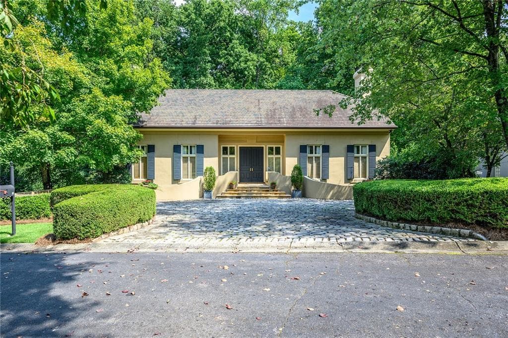 3 bedroom, 5 bathroom, 3,530 sq ft single family residence sold at 3000 Andrews Drive 2, Atlanta, GA 30305