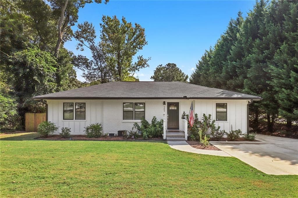 3 bedroom, 2 bathroom, 1,685 sq ft single family residence sold at 984 Valley Drive, Smyrna, GA 30080