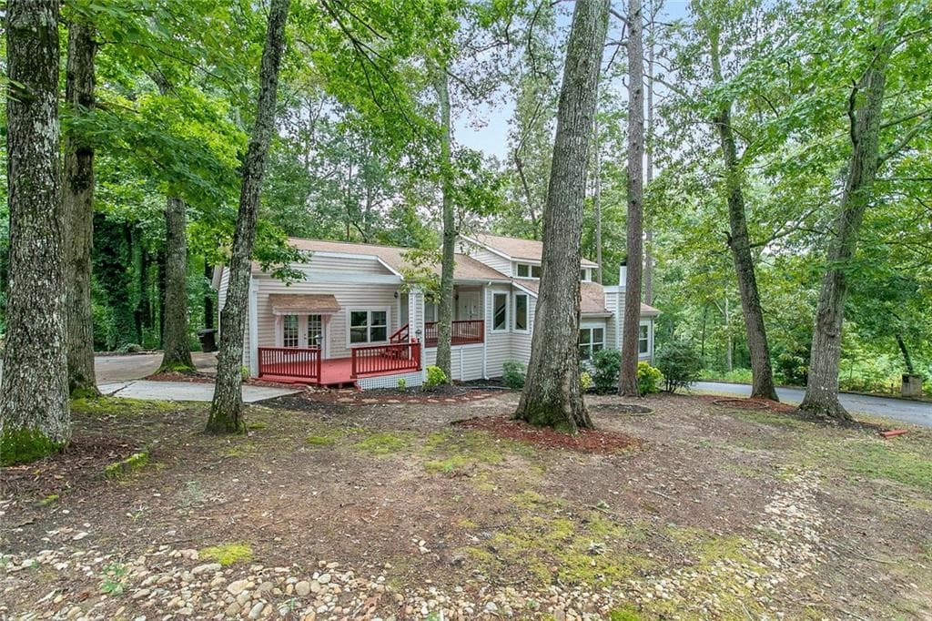 4 bedroom, 4 bathroom, 2,292 sq ft single family residence sold at 6716 Knollwood Circle, Douglasville, GA 30135
