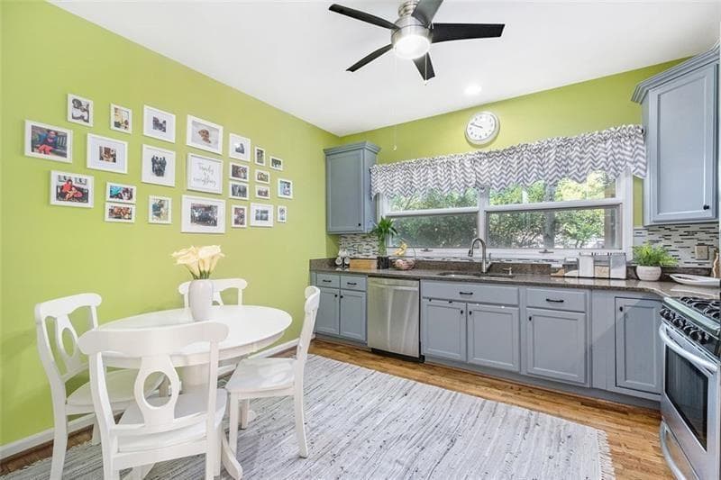 2 bedroom, 3 bathroom, 1,900 sq ft townhouse sold at 147 Battery Place, Atlanta, GA 30307