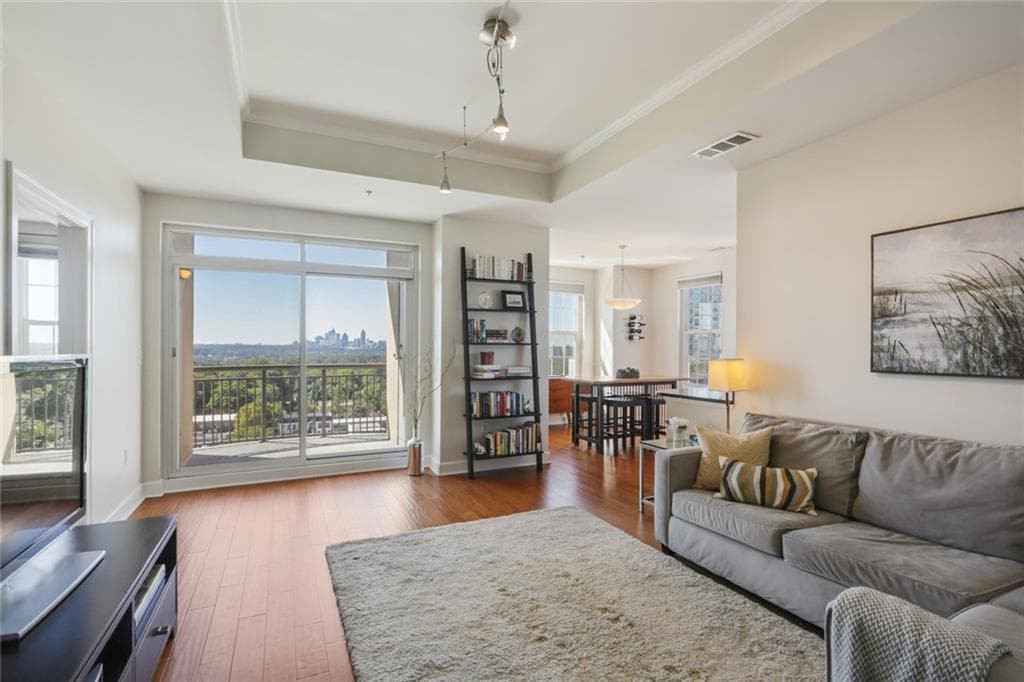 2 bedroom, 2 bathroom, 1,417 sq ft condominium sold at 325 E Paces Ferry Road 1408, Atlanta, GA 30305