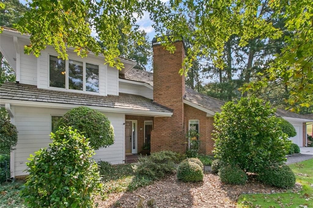 3 bedroom, 3 bathroom, 2,884 sq ft single family residence sold at 2505 Camden Glen Court, Roswell, GA 30076