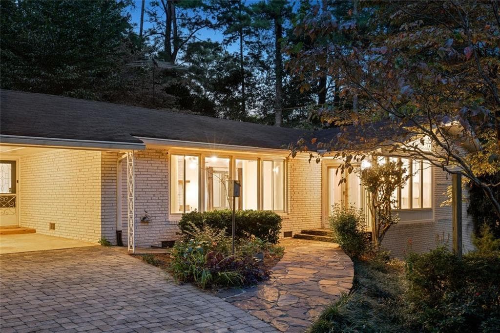2424 King Arthur Circle, Atlanta, GA 30345 — most recent listing photo