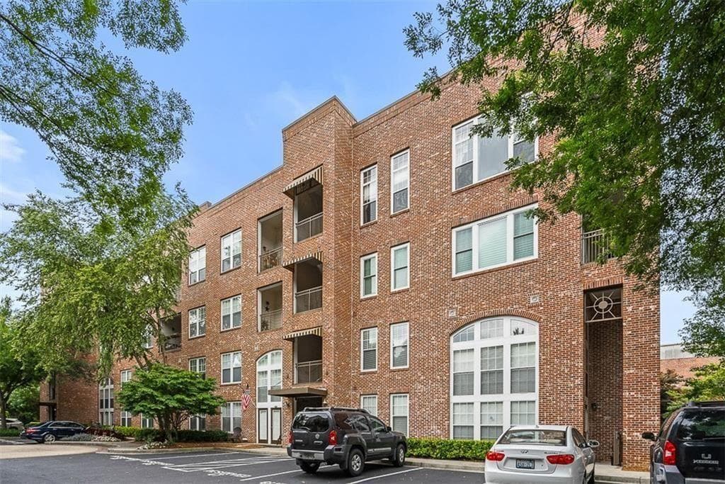 2 bedroom, 2 bathroom, 1,274 sq ft townhouse sold at 600 Brickworks Circle 6104, Atlanta, GA 30307