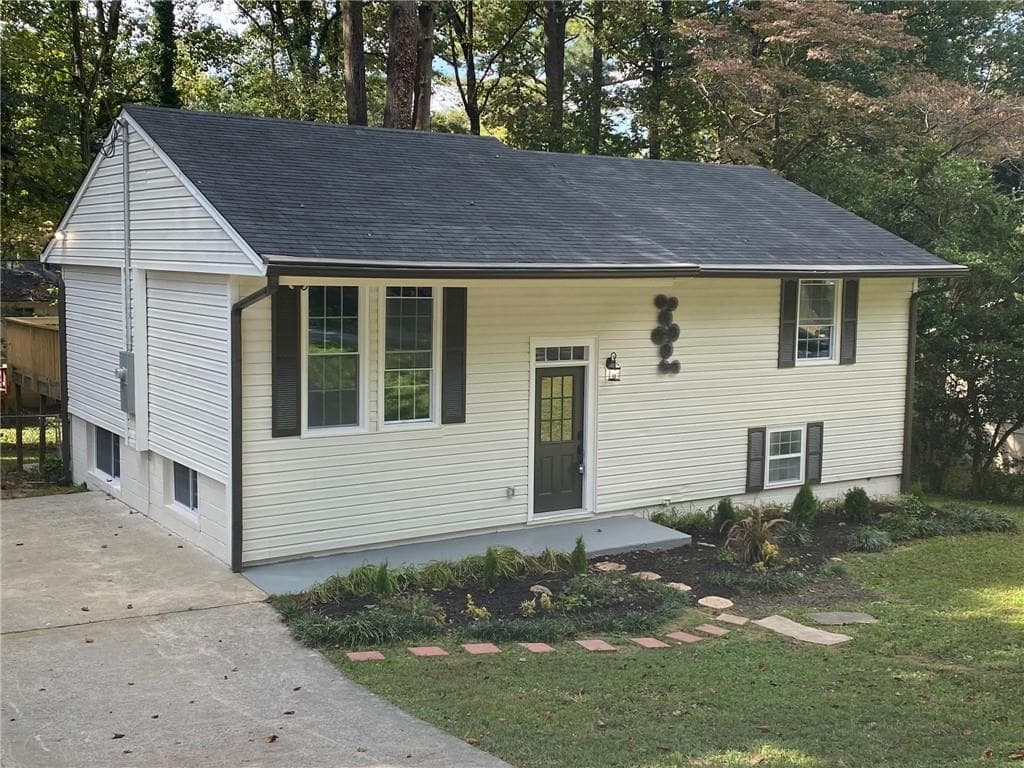 4 bedroom, 3 bathroom, 2,258 sq ft single family residence sold at 2442 CAROLYN Drive, Smyrna, GA 30080