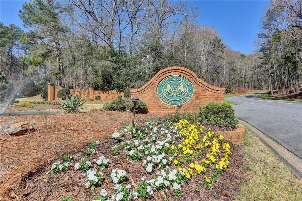 7 bedroom, 6 bathroom, 5,400 sq ft single family residence sold at 820 Glen Royal Drive, Roswell, GA 30076