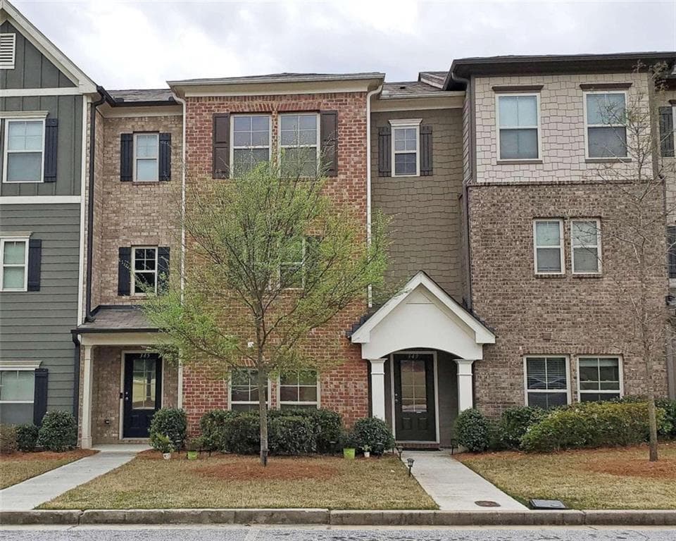 3 bedroom, 4 bathroom townhouse sold at 349 SW Sand Bay Drive, Atlanta, GA 30331