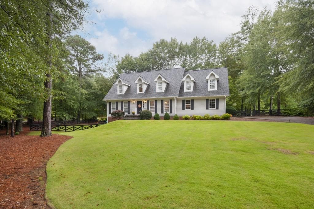 4 bedroom, 3 bathroom, 3,300 sq ft single family residence sold at 275 Autumn Wood Lane, Roswell, GA 30075
