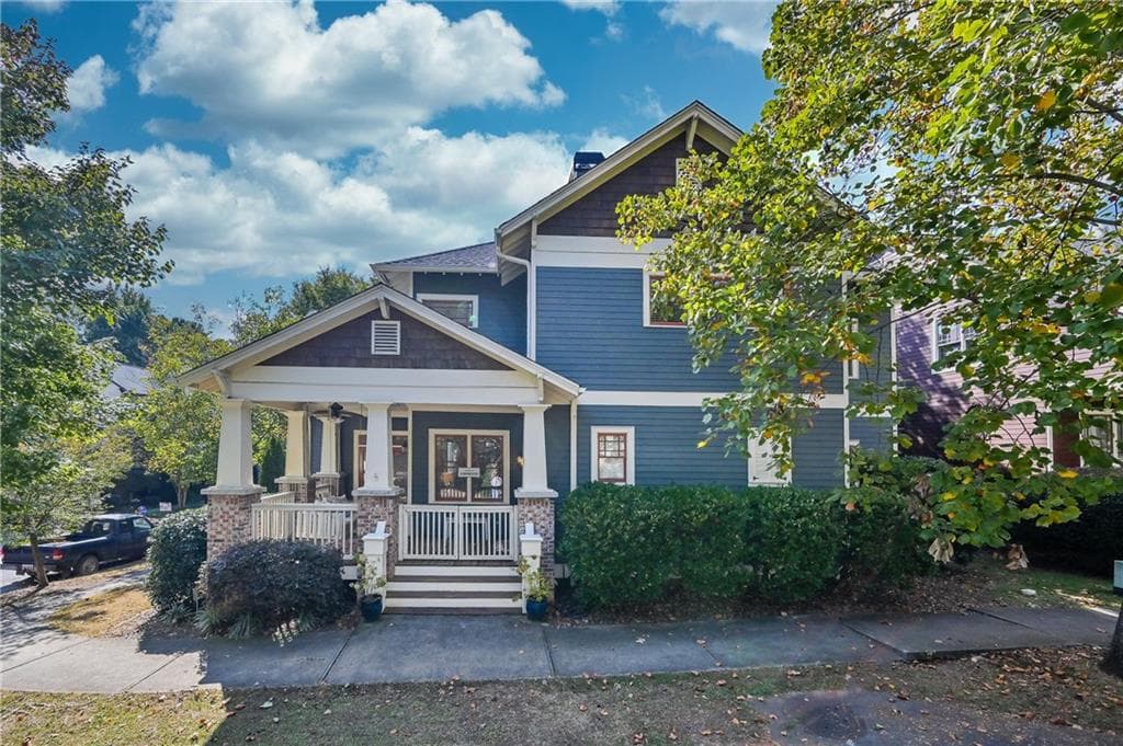 3 bedroom, 3 bathroom, 2,425 sq ft single family residence sold at 185 Hawthorn Circle, Atlanta, GA 30317