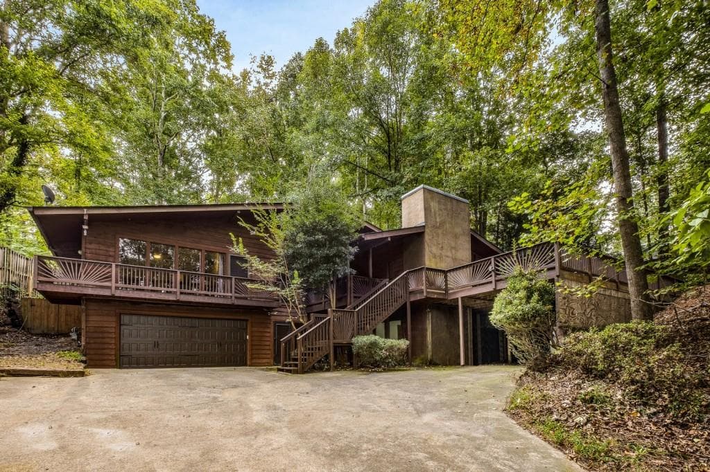 4 bedroom, 3 bathroom, 2,004 sq ft single family residence sold at 9510 Martin Road, Roswell, GA 30076