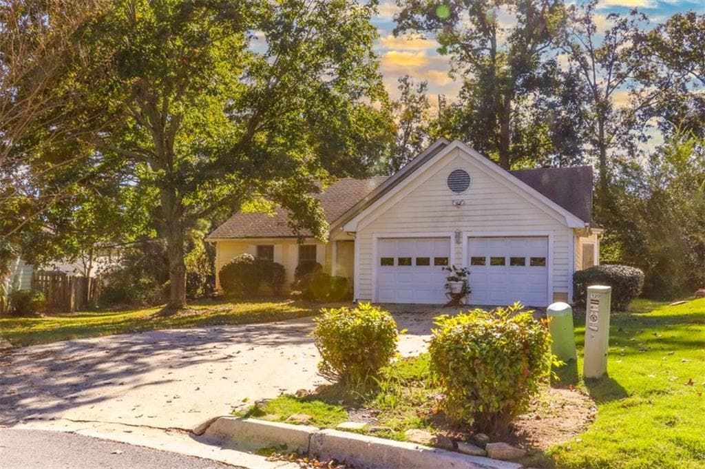 3 bedroom, 2 bathroom, 1,778 sq ft single family residence sold at 120 Concord Trace, Alpharetta, GA 30005