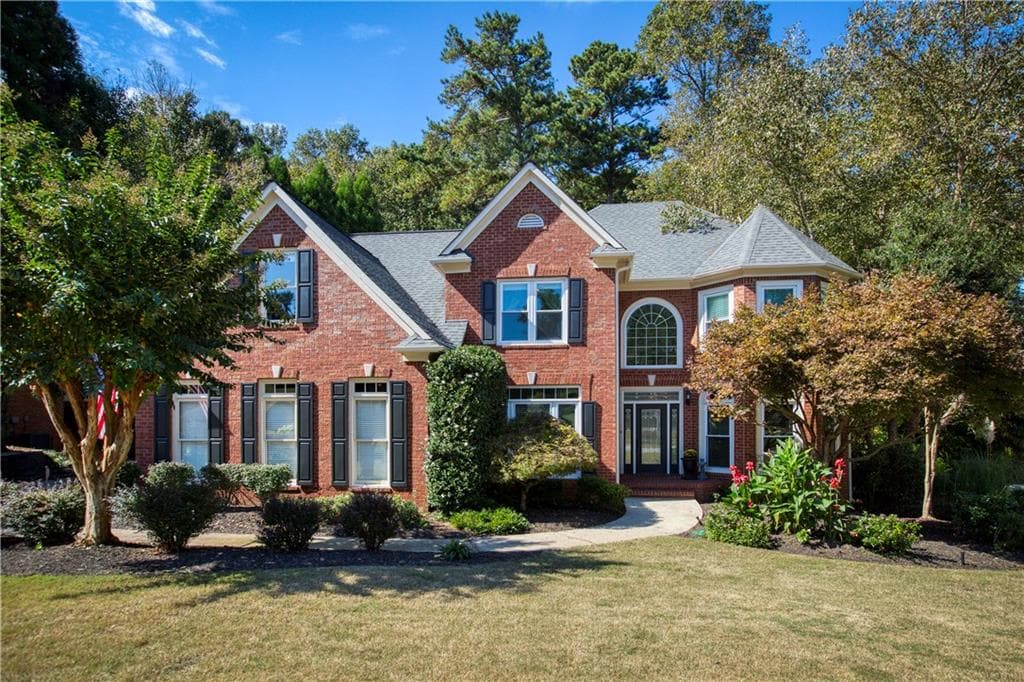 5 bedroom, 5 bathroom, 5,123 sq ft single family residence sold at 733 Vinings Estates Drive, Smyrna, GA 30126
