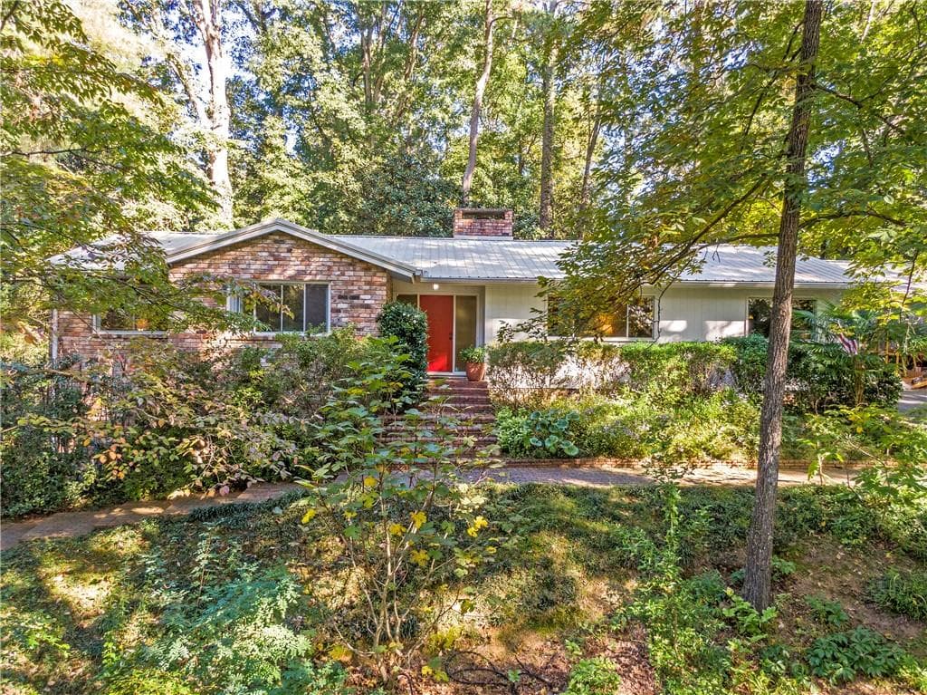 4 bedroom, 3 bathroom, 2,467 sq ft single family residence sold at 1282 Paces Forest Drive, Atlanta, GA 30327