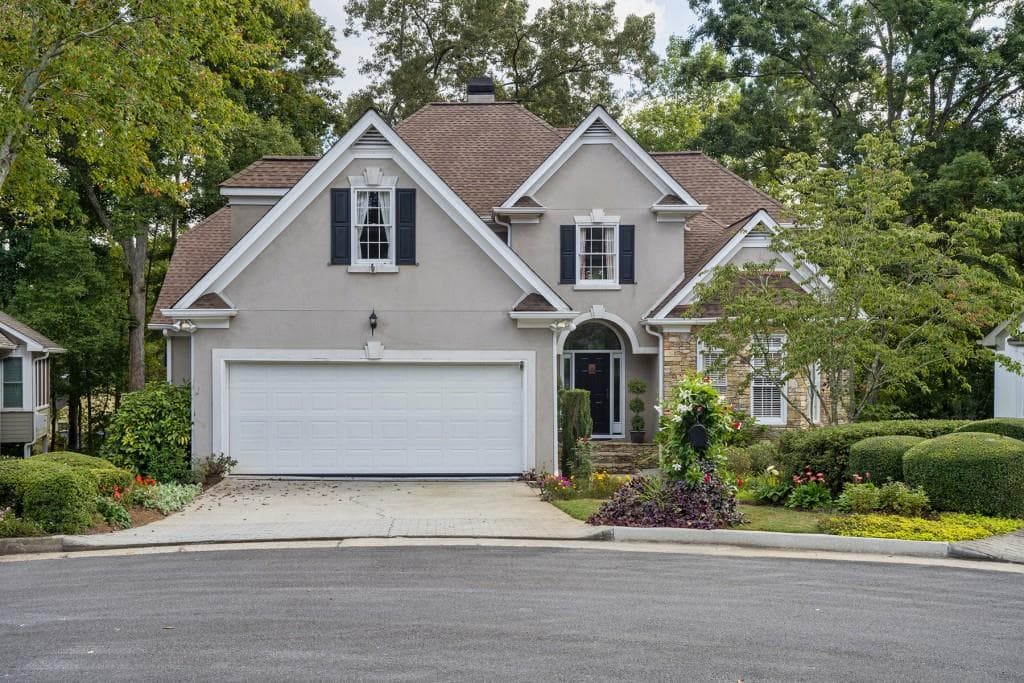 5 bedroom, 4 bathroom, 4,257 sq ft single family residence sold at 264 Spalding Gates Drive, Atlanta, GA 30328