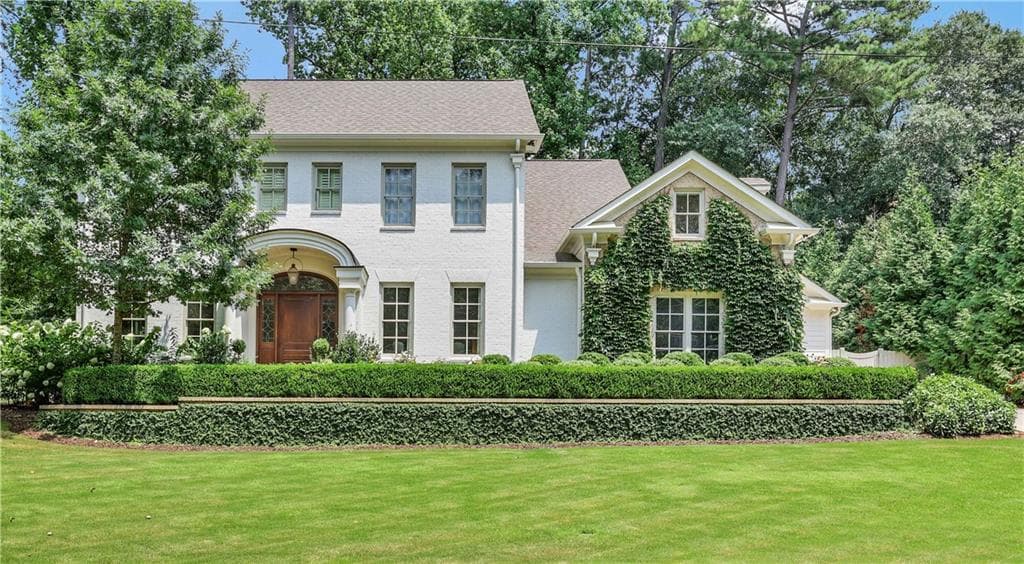 6 bedroom, 7 bathroom, 6,600 sq ft single family residence sold at 1001 Dawn View Lane, Atlanta, GA 30327