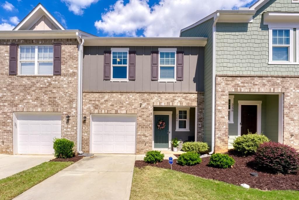 3 bedroom, 3 bathroom townhouse sold at 3294 Tarian Way, Decatur, GA 30034