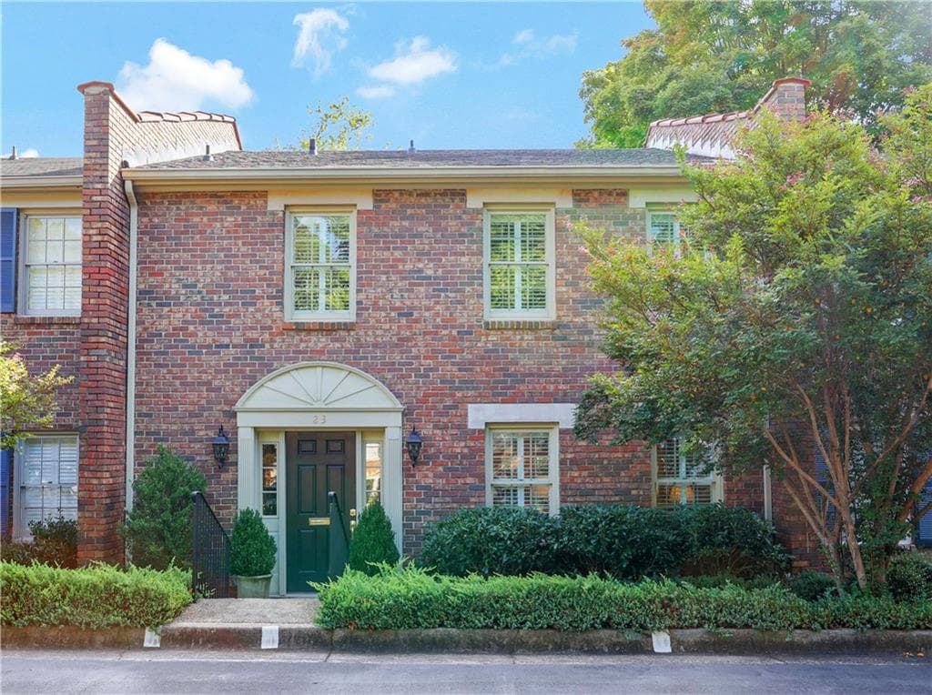 70 Old Ivy Road 23, Atlanta, GA 30342 — most recent listing photo