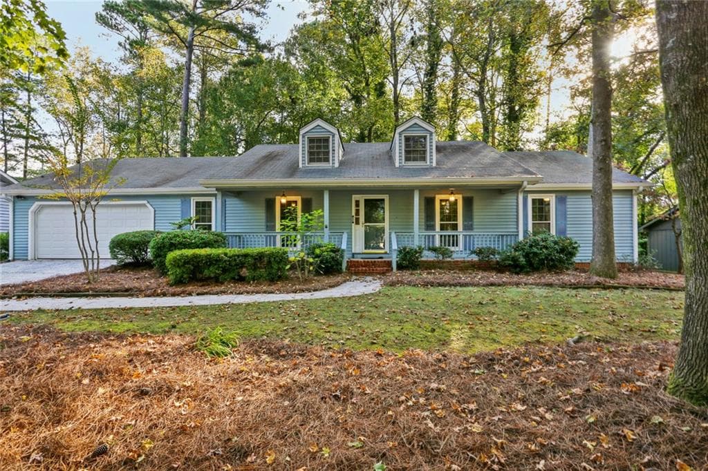 3 bedroom, 2 bathroom single family residence sold at 4607 Mountain Creek Drive, Roswell, GA 30075