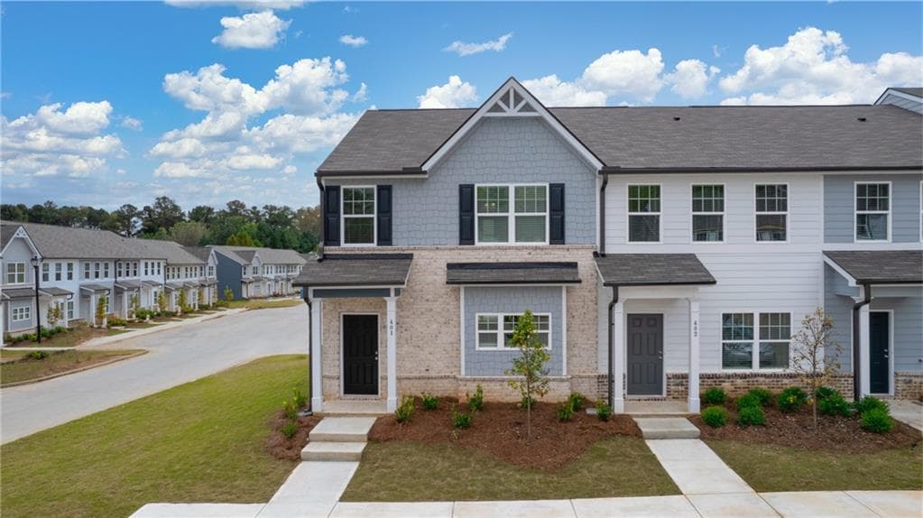 3 bedroom, 3 bathroom, 1,327 sq ft townhouse sold at 585 McWilliams Road 16, Atlanta, GA 30315